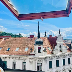 rezervați aici